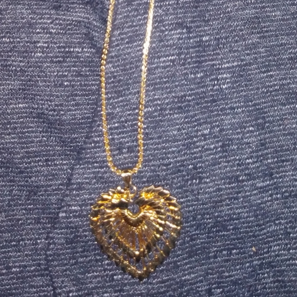 Vintage Gold Tone Wired Double Heart Pendant - Picture 7 of 8